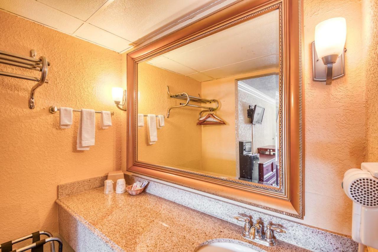 Budget Inn And Suites Crowley Экстерьер фото
